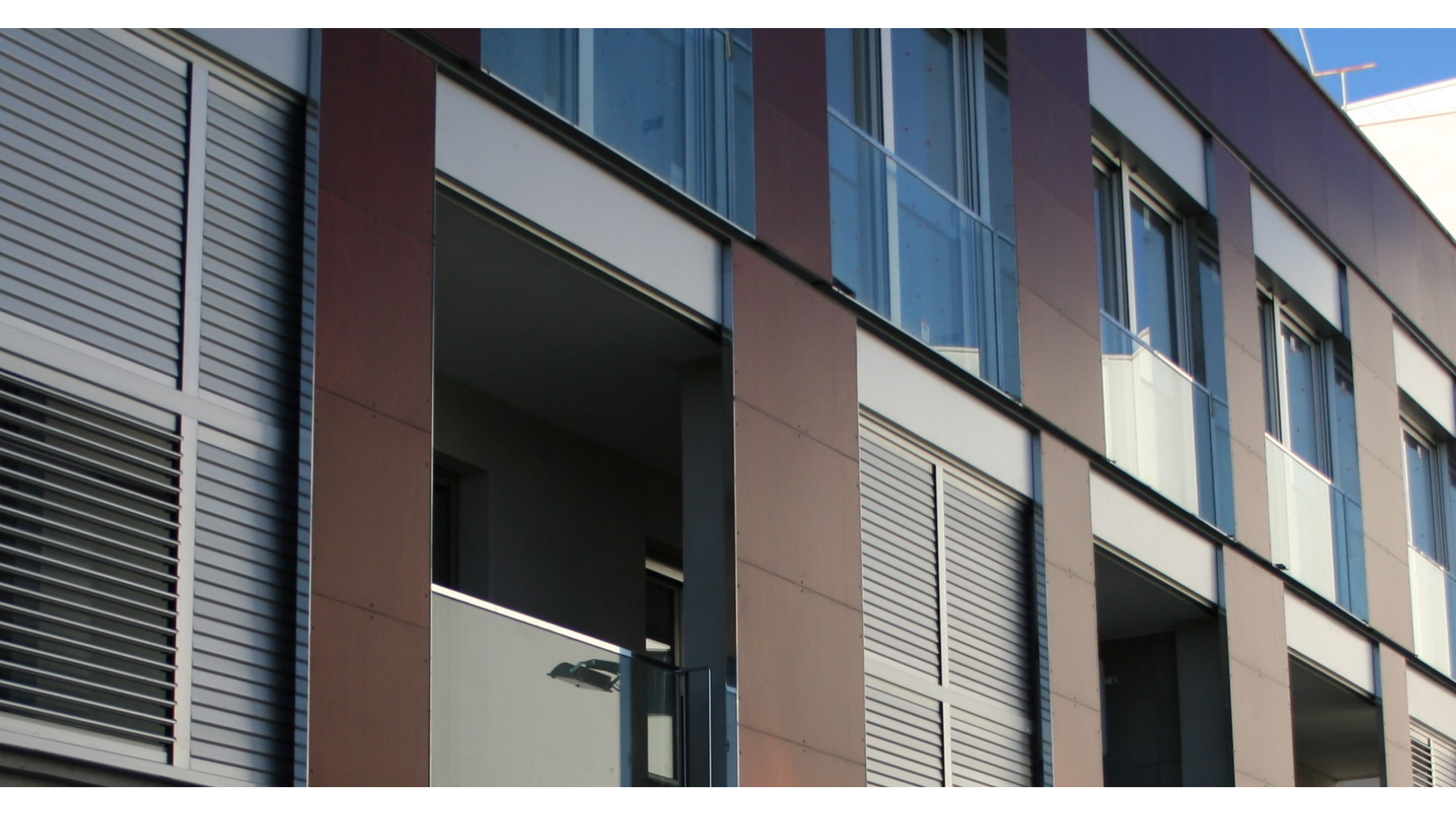 Edificio residencial plurifamiliar en El Ejido, arquitecto Jose Manuel Garcia Lirola