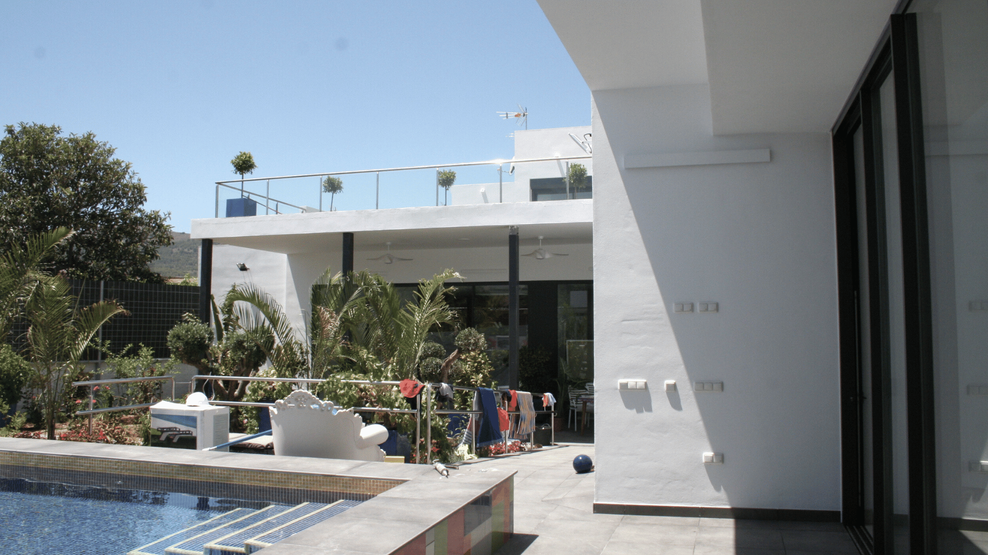 Vivienda unifamiliar en Dalías con piscina y gimnasio