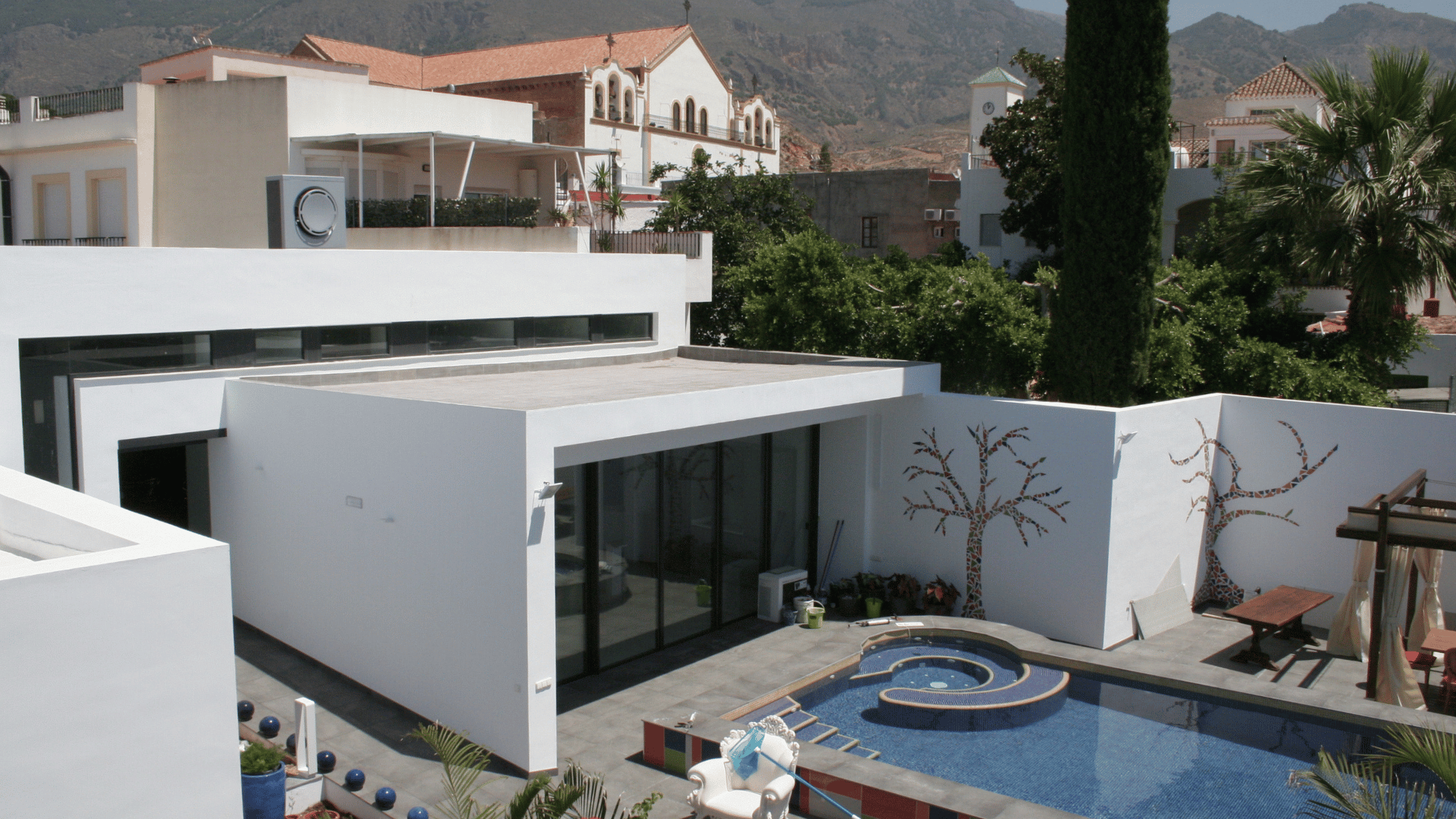 Vivienda unifamiliar en Dalías con piscina y gimnasio